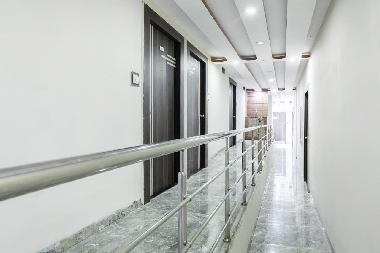 Oyo 45301 Hotel Om Palace Sāgar Εξωτερικό φωτογραφία