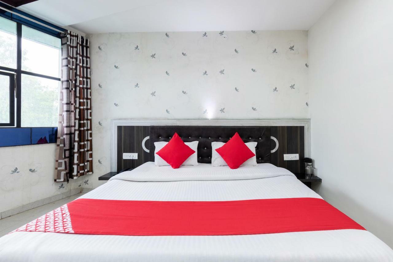 Oyo 45301 Hotel Om Palace Sāgar Εξωτερικό φωτογραφία